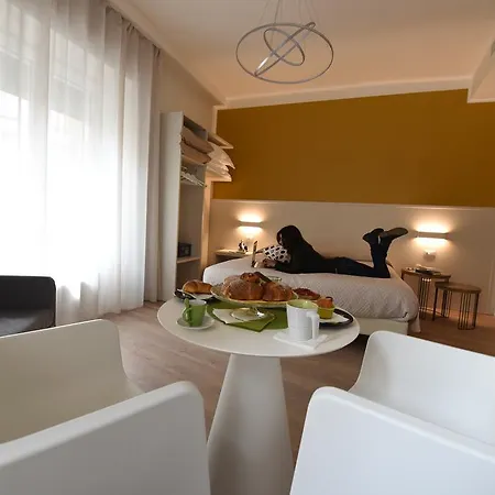 Nicola's Luxury Affittacamere 4*