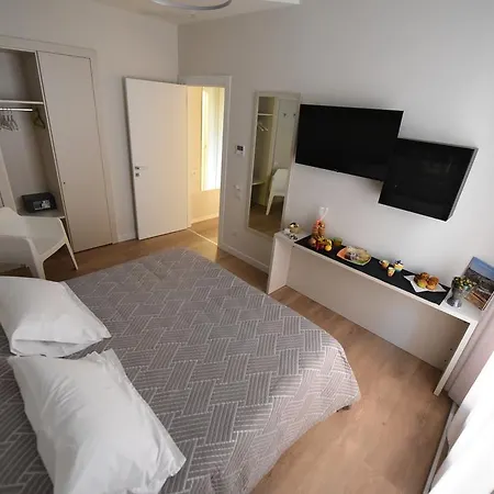 Nicola's Luxury Casa de hóspedes 4*