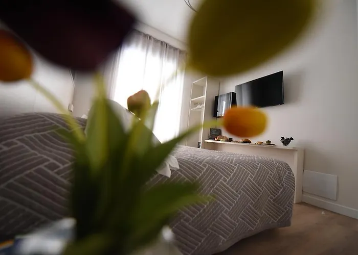 Nicola's Luxury Πανσιόν