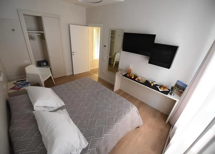 Nicola's Luxury Πανσιόν 4*